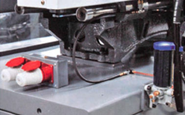 Quick Response Plastic Injection Molding Machine MZ130MD For PP PE PS ABS Materials